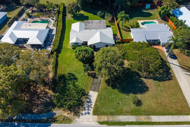 1346 NW Pine Lake Drive, Stuart, FL 34994