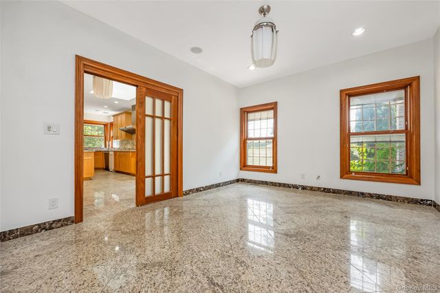 52 Snapdragon Lane, Roslyn Heights, NY 11577