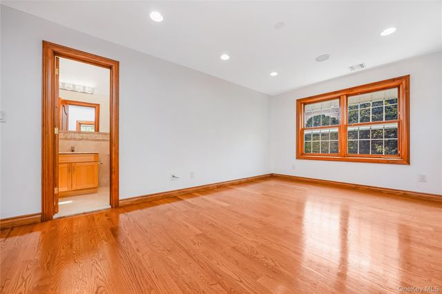 52 Snapdragon Lane, Roslyn Heights, NY 11577