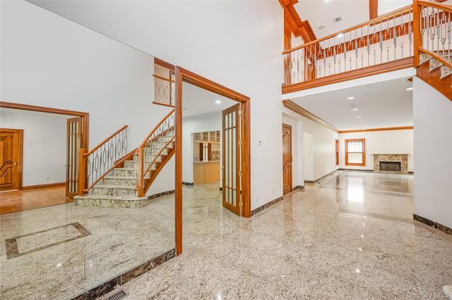 52 Snapdragon Lane, Roslyn Heights, NY 11577