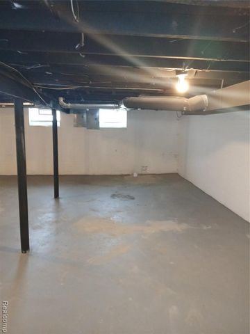 17181 Ohio Street, Detroit, MI 48221