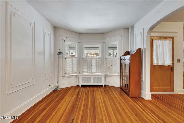 86 Grove Avenue, Albany, NY 12208