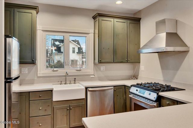 86 Grove Avenue, Albany, NY 12208