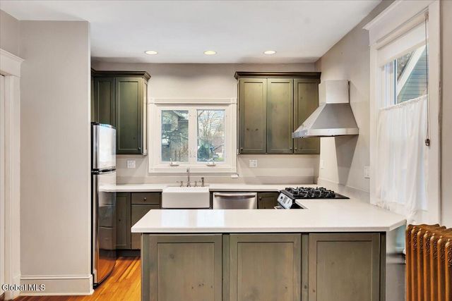 86 Grove Avenue, Albany, NY 12208