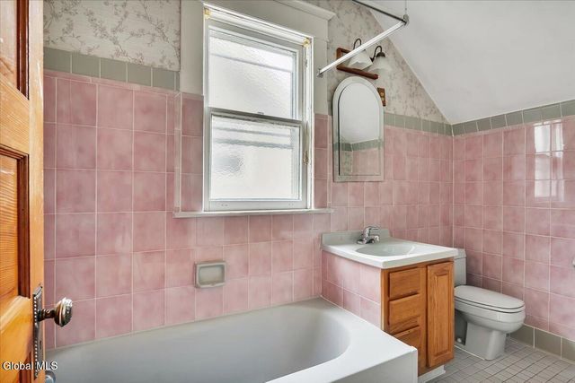 86 Grove Avenue, Albany, NY 12208