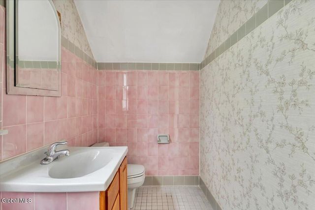 86 Grove Avenue, Albany, NY 12208