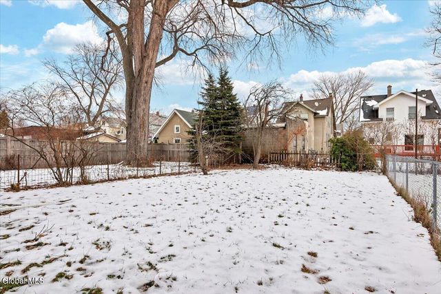 86 Grove Avenue, Albany, NY 12208