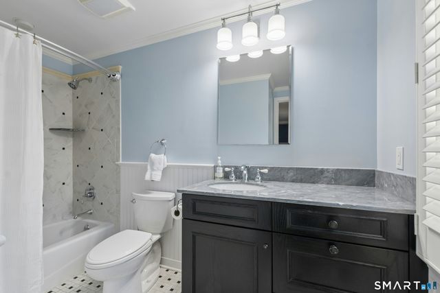 39 Leeuwarden Road, Darien, CT 06820