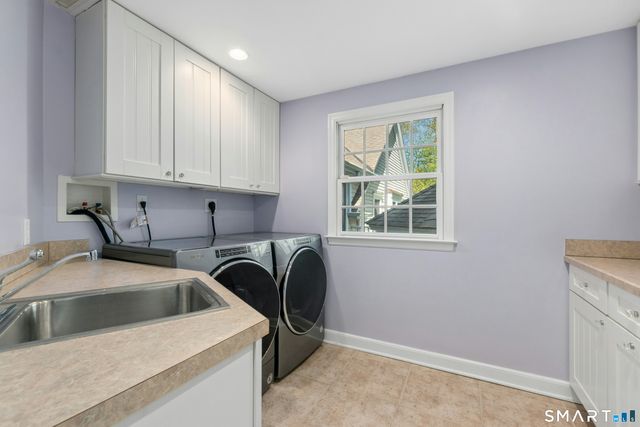 39 Leeuwarden Road, Darien, CT 06820