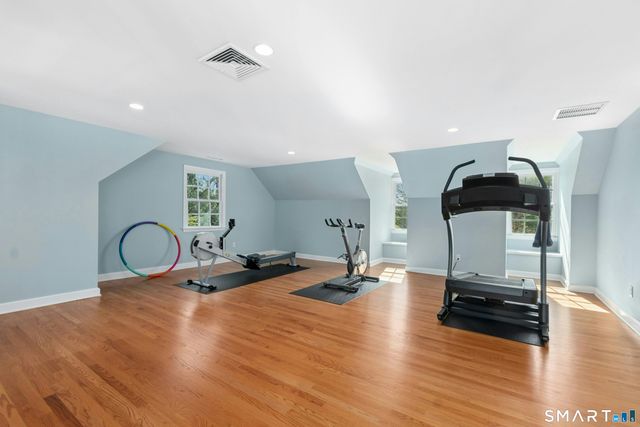 39 Leeuwarden Road, Darien, CT 06820