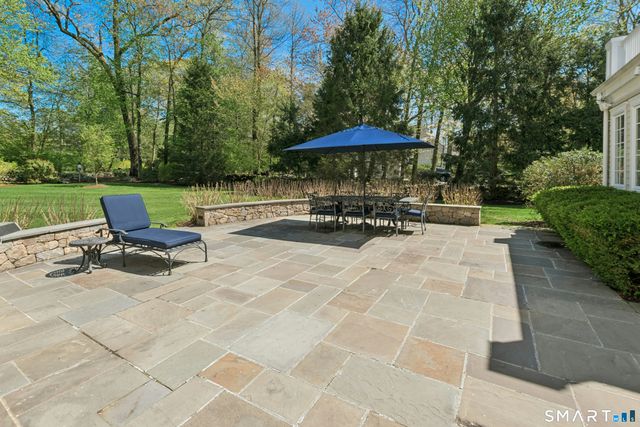 39 Leeuwarden Road, Darien, CT 06820