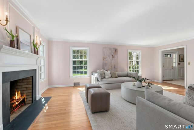 39 Leeuwarden Road, Darien, CT 06820