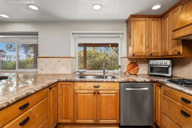 13820 Royal Dornoch Sq, San Diego, CA 92128