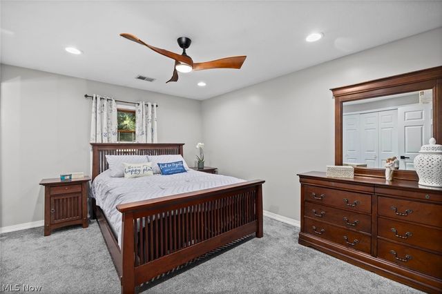 1135 Royal Drive, Amherst, OH 44001