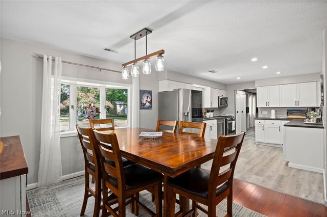 1135 Royal Drive, Amherst, OH 44001