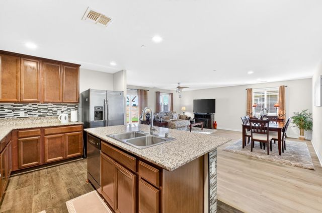 3601 Morning Glory St, Plumas Lake, CA 95961