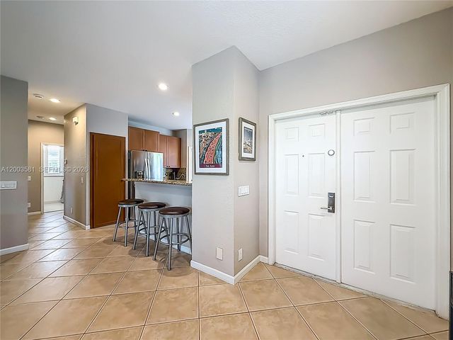 1668 Winterberry Ln, Weston, FL 33327