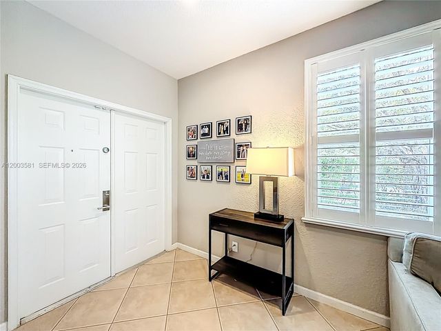 1668 Winterberry Ln, Weston, FL 33327