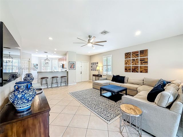 1668 Winterberry Ln, Weston, FL 33327