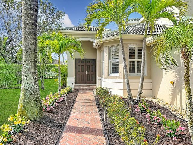 1668 Winterberry Ln, Weston, FL 33327