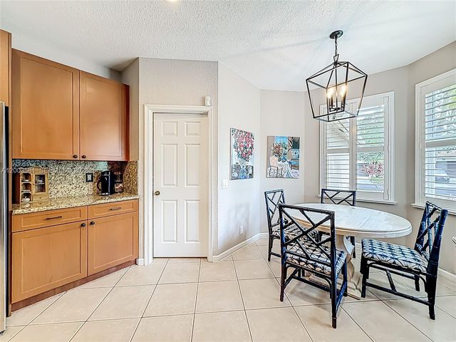 1668 Winterberry Ln, Weston, FL 33327