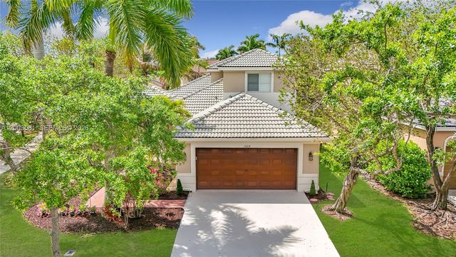 1668 Winterberry Ln, Weston, FL 33327