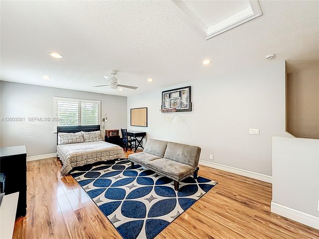 1668 Winterberry Ln, Weston, FL 33327