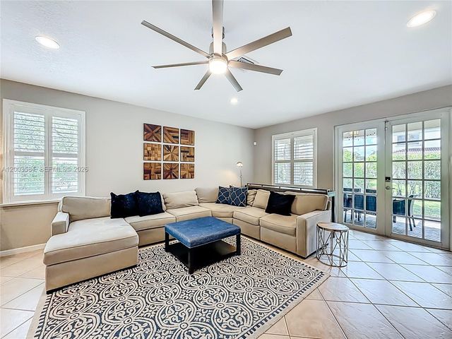1668 Winterberry Ln, Weston, FL 33327