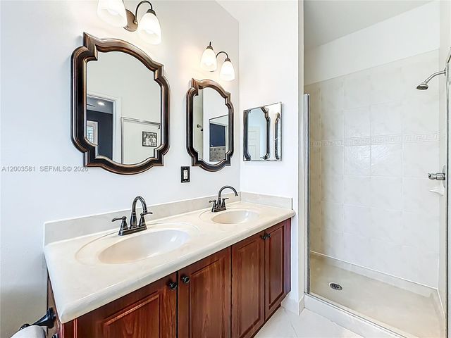 1668 Winterberry Ln, Weston, FL 33327