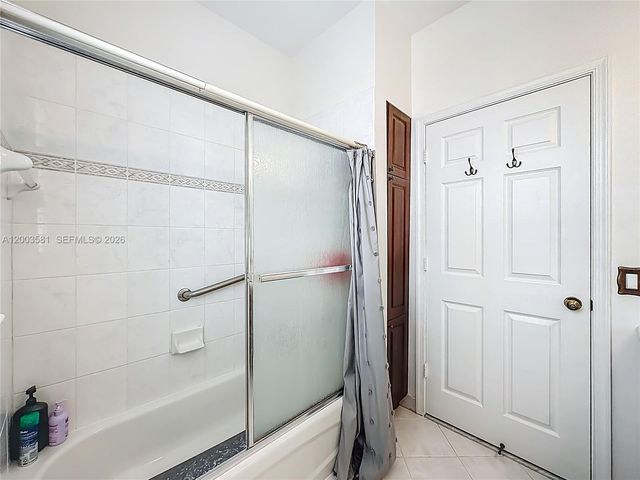 1668 Winterberry Ln, Weston, FL 33327
