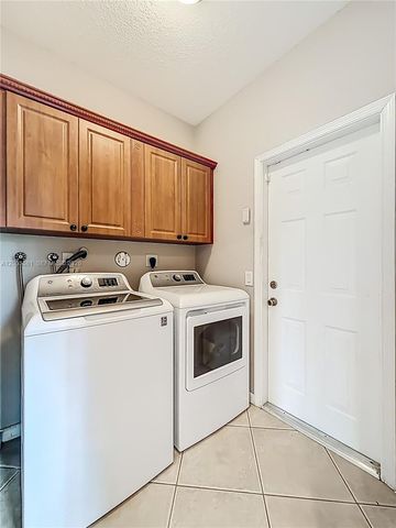 1668 Winterberry Ln, Weston, FL 33327