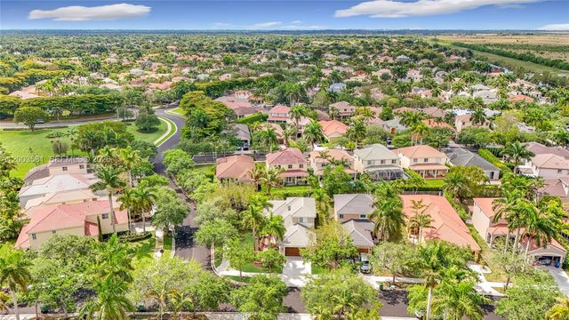 1668 Winterberry Ln, Weston, FL 33327