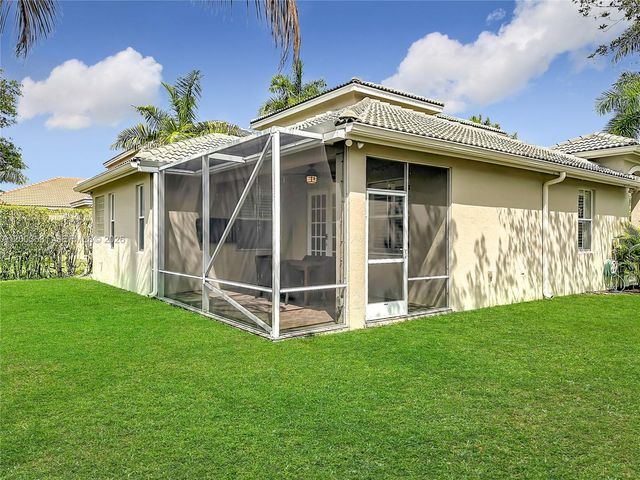 1668 Winterberry Ln, Weston, FL 33327