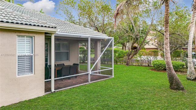 1668 Winterberry Ln, Weston, FL 33327