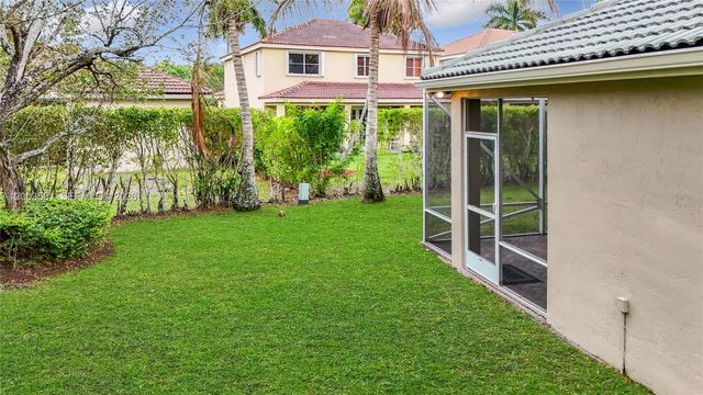 1668 Winterberry Ln, Weston, FL 33327