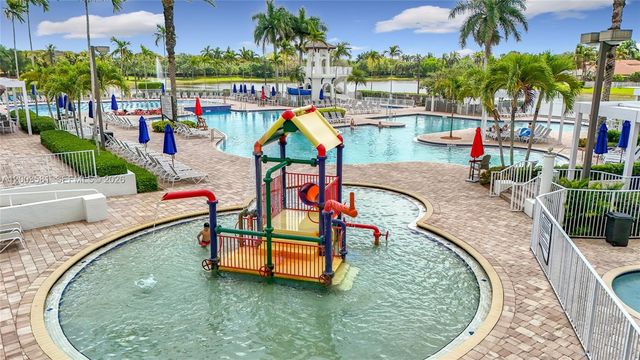 1668 Winterberry Ln, Weston, FL 33327