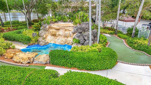1668 Winterberry Ln, Weston, FL 33327