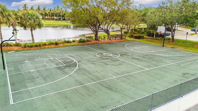 1668 Winterberry Ln, Weston, FL 33327