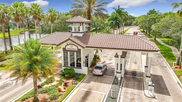 1668 Winterberry Ln, Weston, FL 33327