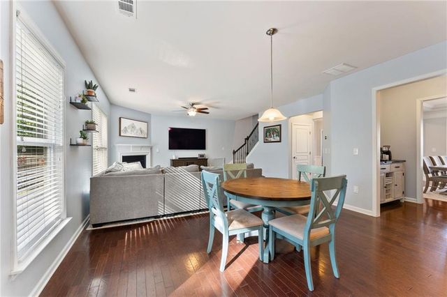 432 Spring View Drive, Woodstock, GA 30188