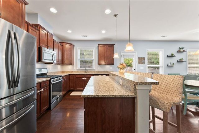 432 Spring View Drive, Woodstock, GA 30188