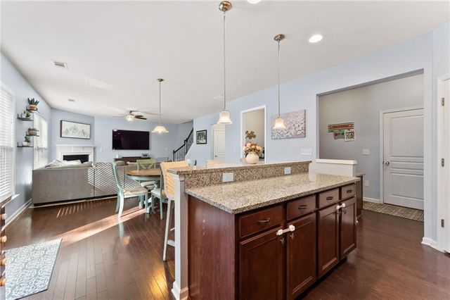 432 Spring View Drive, Woodstock, GA 30188