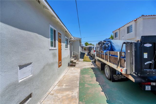 15725 La Salle Avenue, Gardena, CA 90247