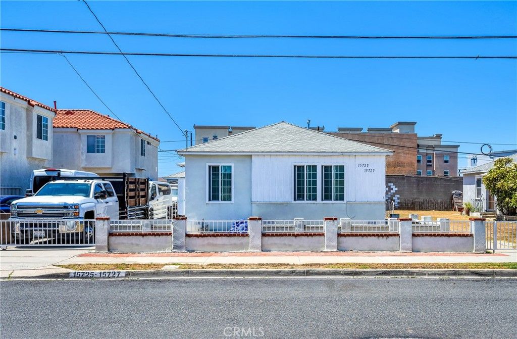 15725 La Salle Avenue, Gardena, CA 90247