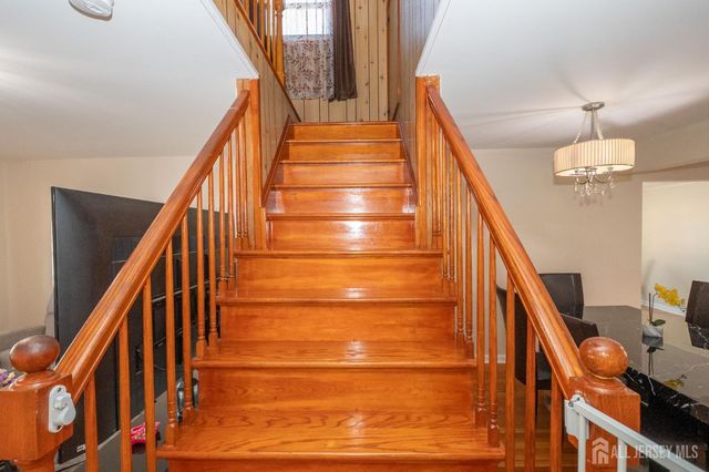 62 Hillcrest Avenue, Edison, NJ 08817