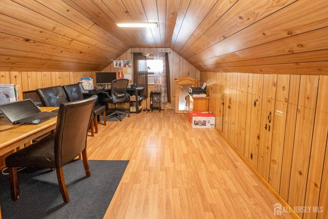 62 Hillcrest Avenue, Edison, NJ 08817