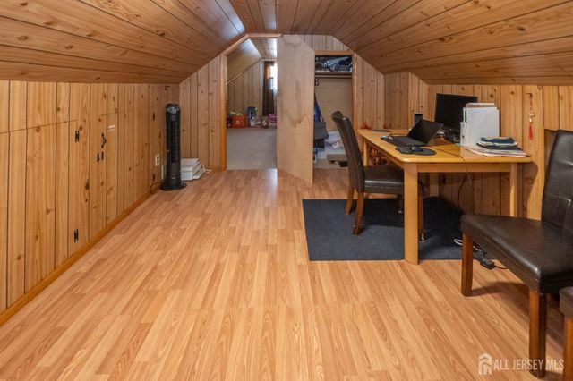 62 Hillcrest Avenue, Edison, NJ 08817