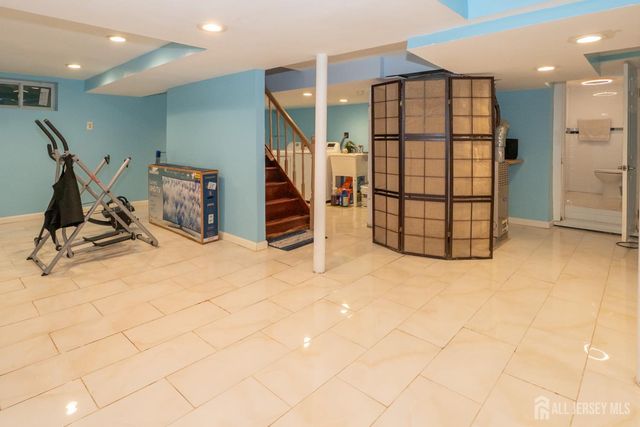 62 Hillcrest Avenue, Edison, NJ 08817