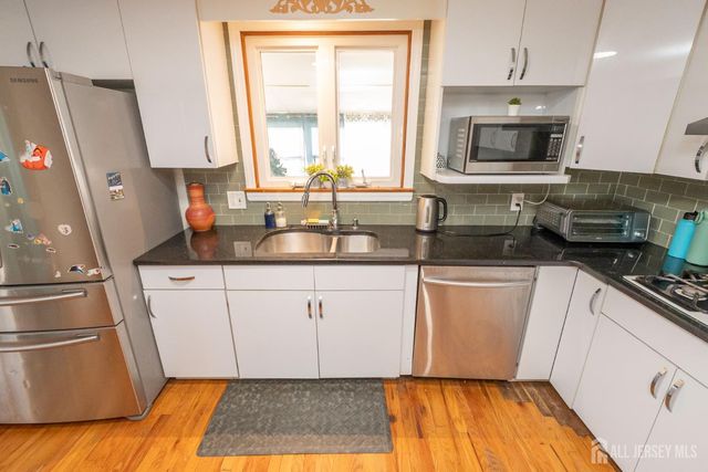 62 Hillcrest Avenue, Edison, NJ 08817