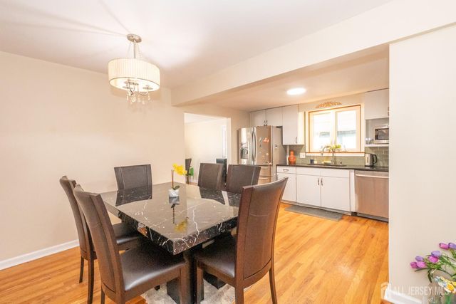 62 Hillcrest Avenue, Edison, NJ 08817